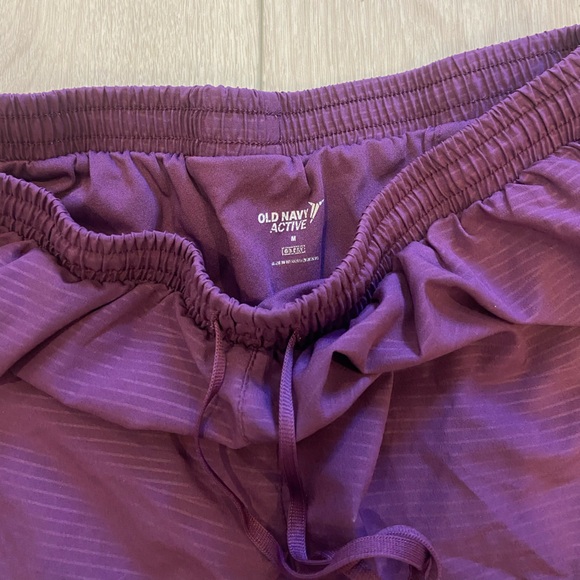 Old Navy Active Shorts - Picture 3 of 3